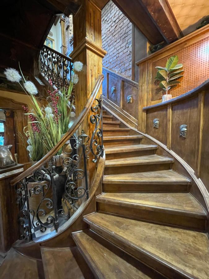 Dworek Oliwski Bed & Breakfast กดัญสก์ ภายนอก รูปภาพ