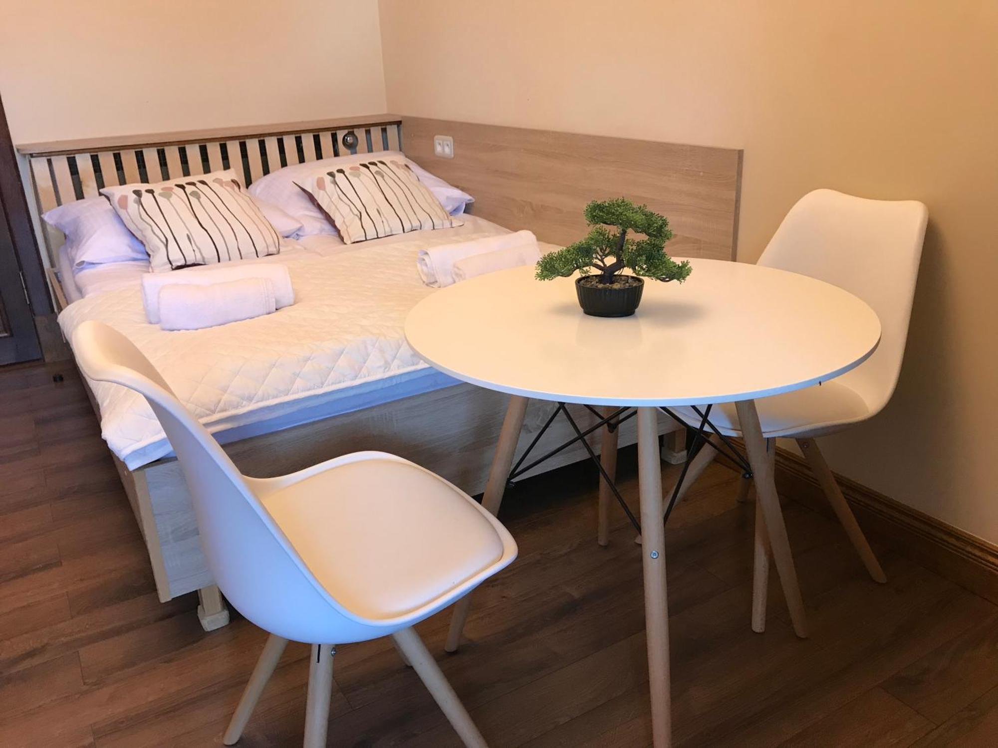 Dworek Oliwski Bed & Breakfast กดัญสก์ ภายนอก รูปภาพ