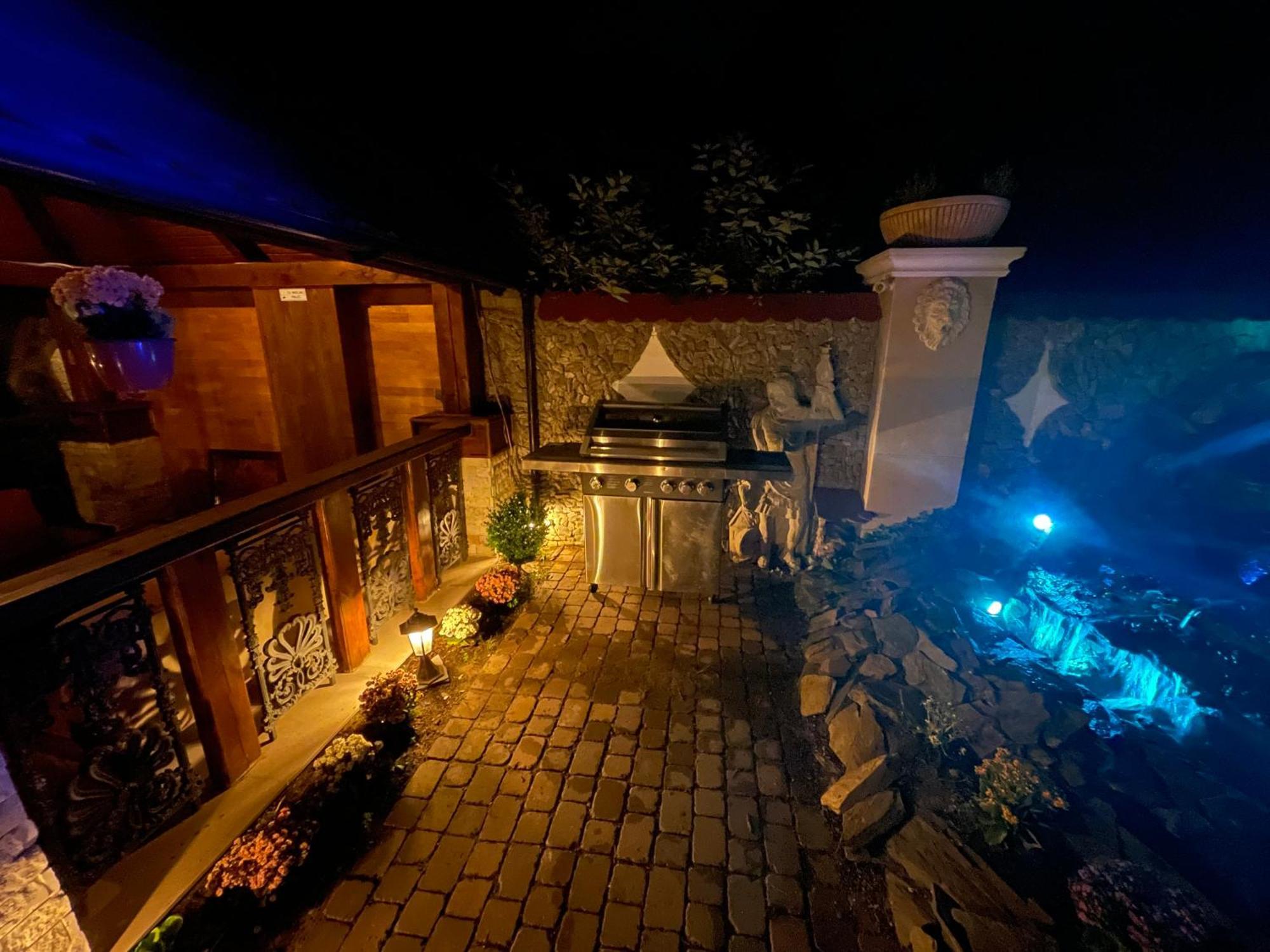Dworek Oliwski Bed & Breakfast กดัญสก์ ภายนอก รูปภาพ