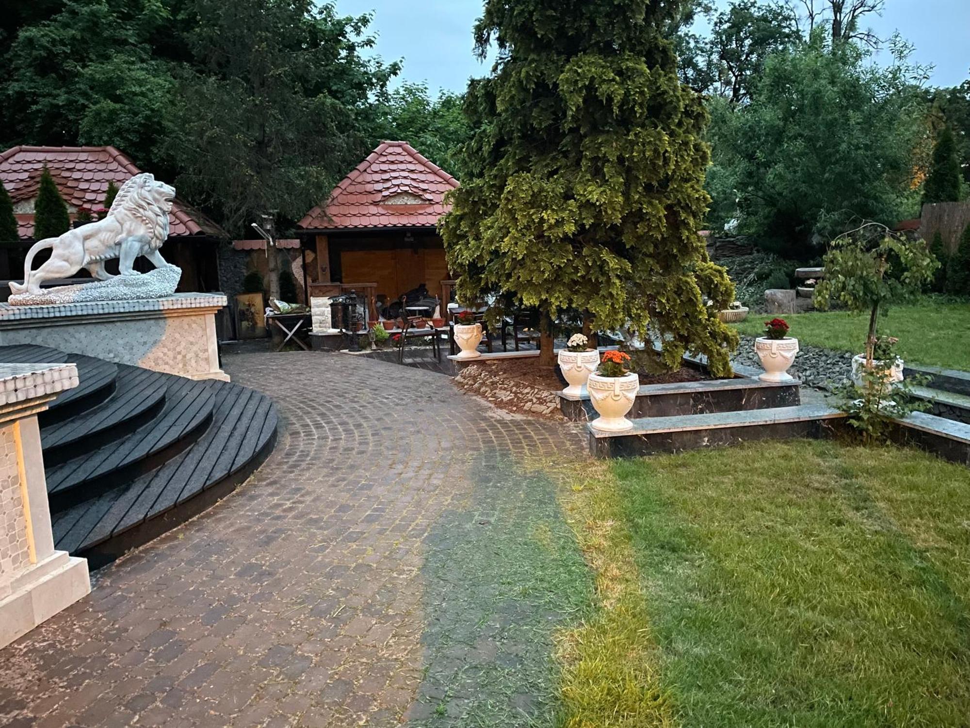 Dworek Oliwski Bed & Breakfast กดัญสก์ ภายนอก รูปภาพ