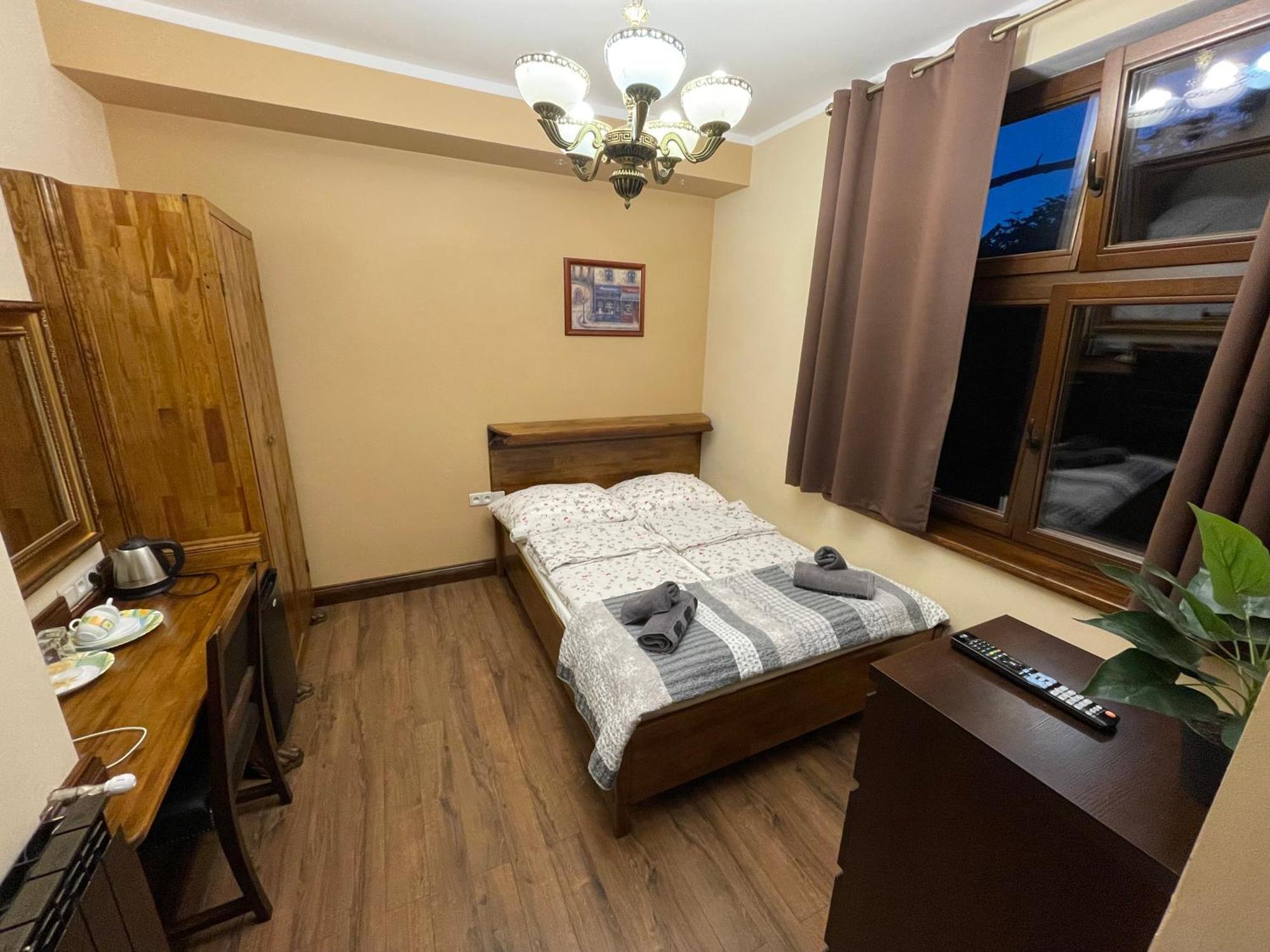 Dworek Oliwski Bed & Breakfast กดัญสก์ ภายนอก รูปภาพ