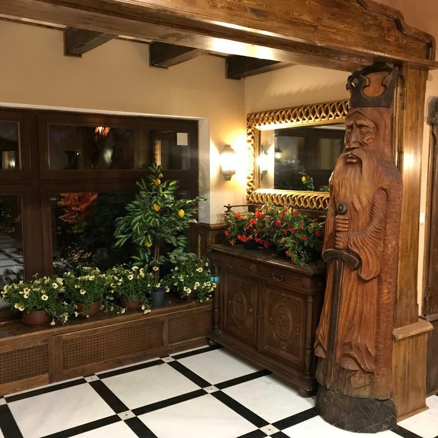 Dworek Oliwski Bed & Breakfast กดัญสก์ ภายนอก รูปภาพ